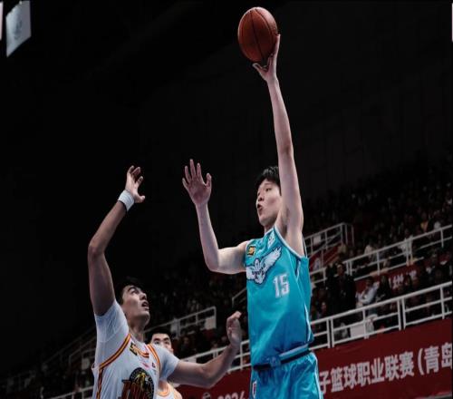 接班楊瀚森！17歲第2場(chǎng)成人比賽砍13+5，青島內(nèi)線大旗未來(lái)他扛