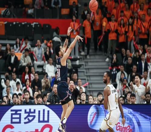 還能重返CBA嗎廣東棄將重傷之后無(wú)人問(wèn)津，上賽季曾單場(chǎng)砍32+14